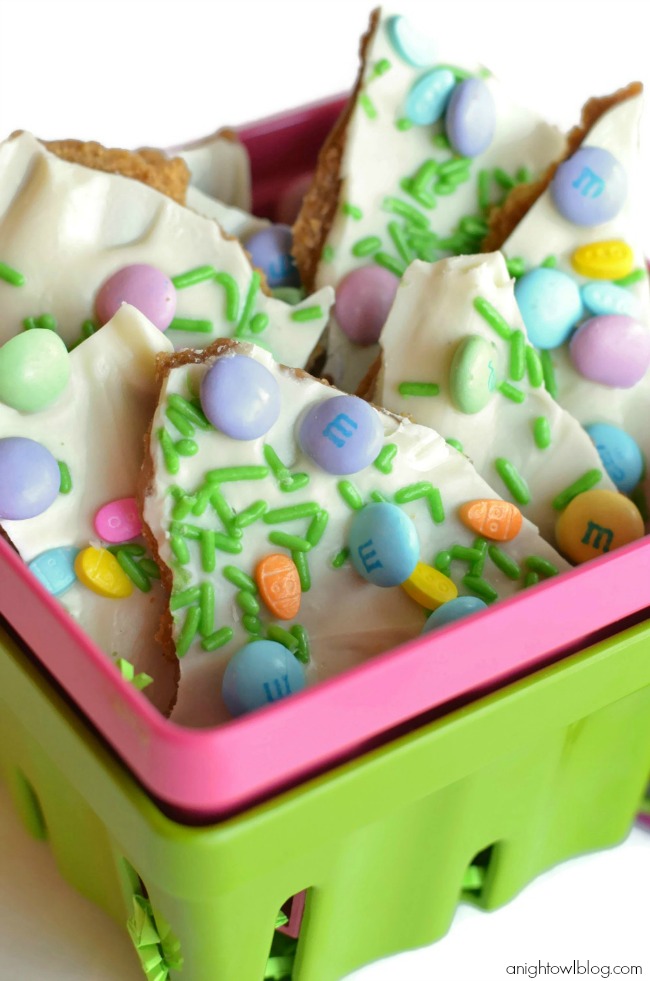 Easy Spring Candy Bark - this looks so easy but so yummy!