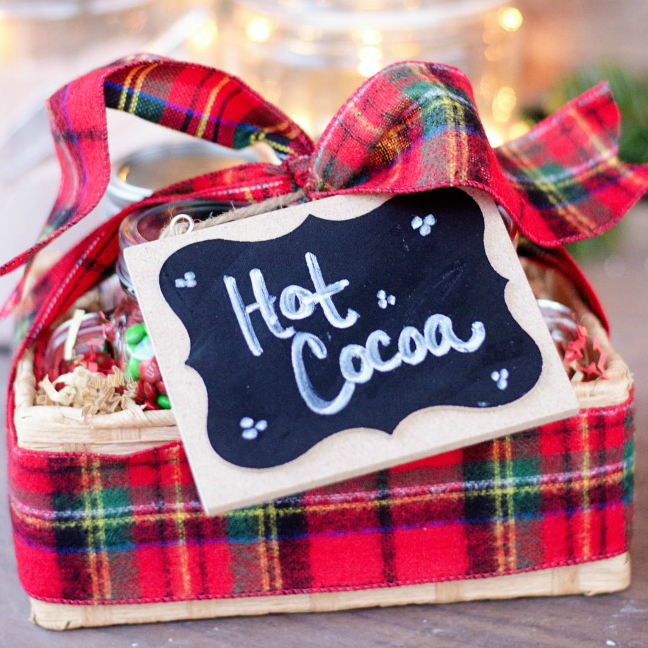 Looking for a fun and unique semi-homemade gift this holiday season? Put together an adorable Hot Cocoa Bar in a Box!
